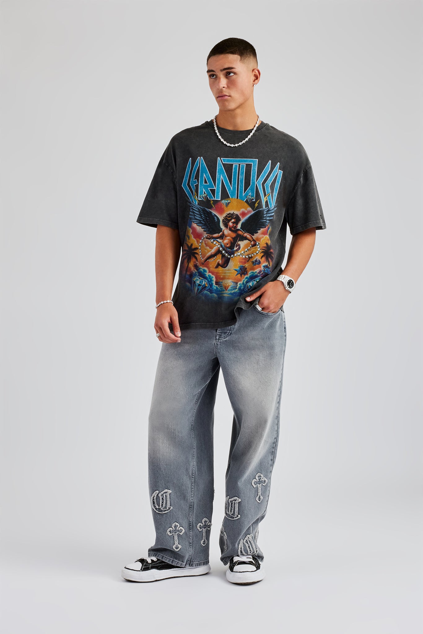 Baggy-Jeans mit Raw Edge-Applikation und Cross-Design – Graue Waschung